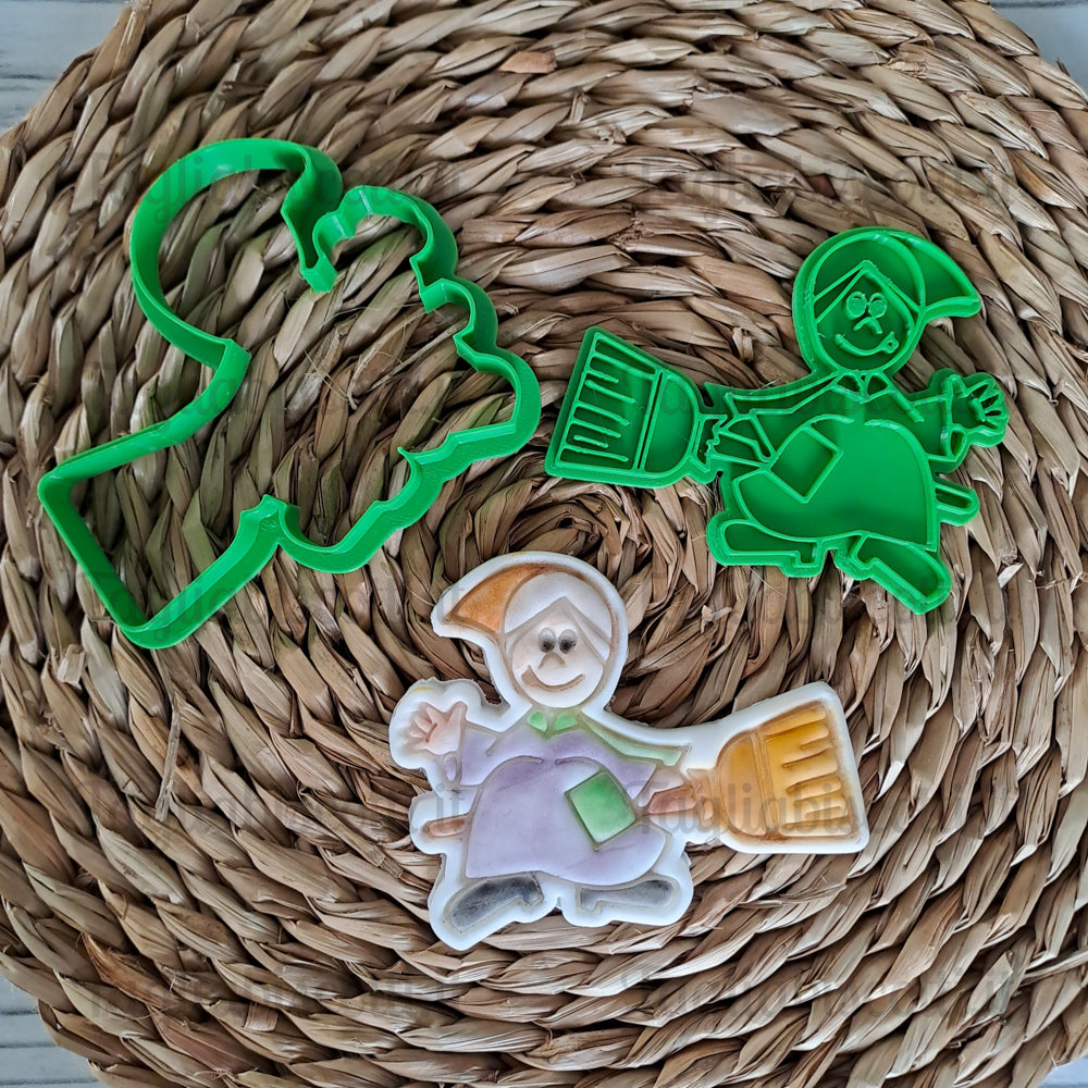 Emporte-pièce Befana avec balai - Emporte-pièce - Formina - Moule pour biscuits ou décoration de gâteaux