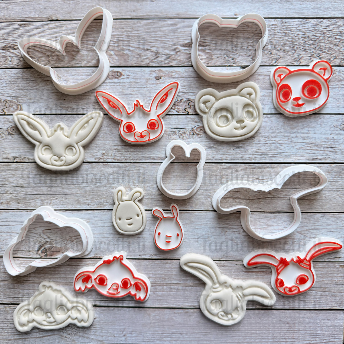 Tagliabiscotti Bin g Personaggi solo viso misura piccola (da 3 a 5cm), per cupcake o creamtart