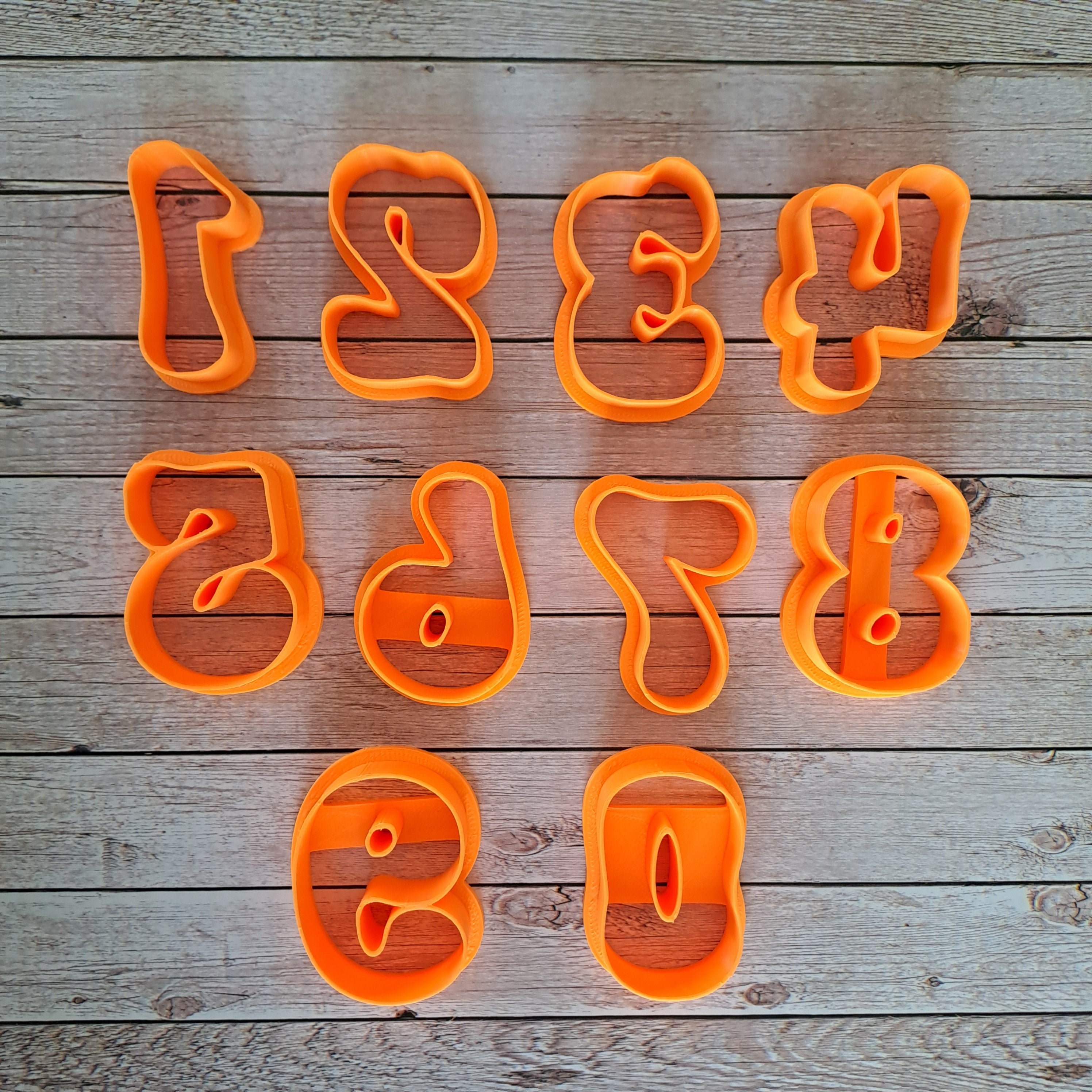 R & M Tagliabiscotti In Poliresina, 3 Cm – Colorati E Resistenti, Lavabili In Lavastoviglie (Arancione)