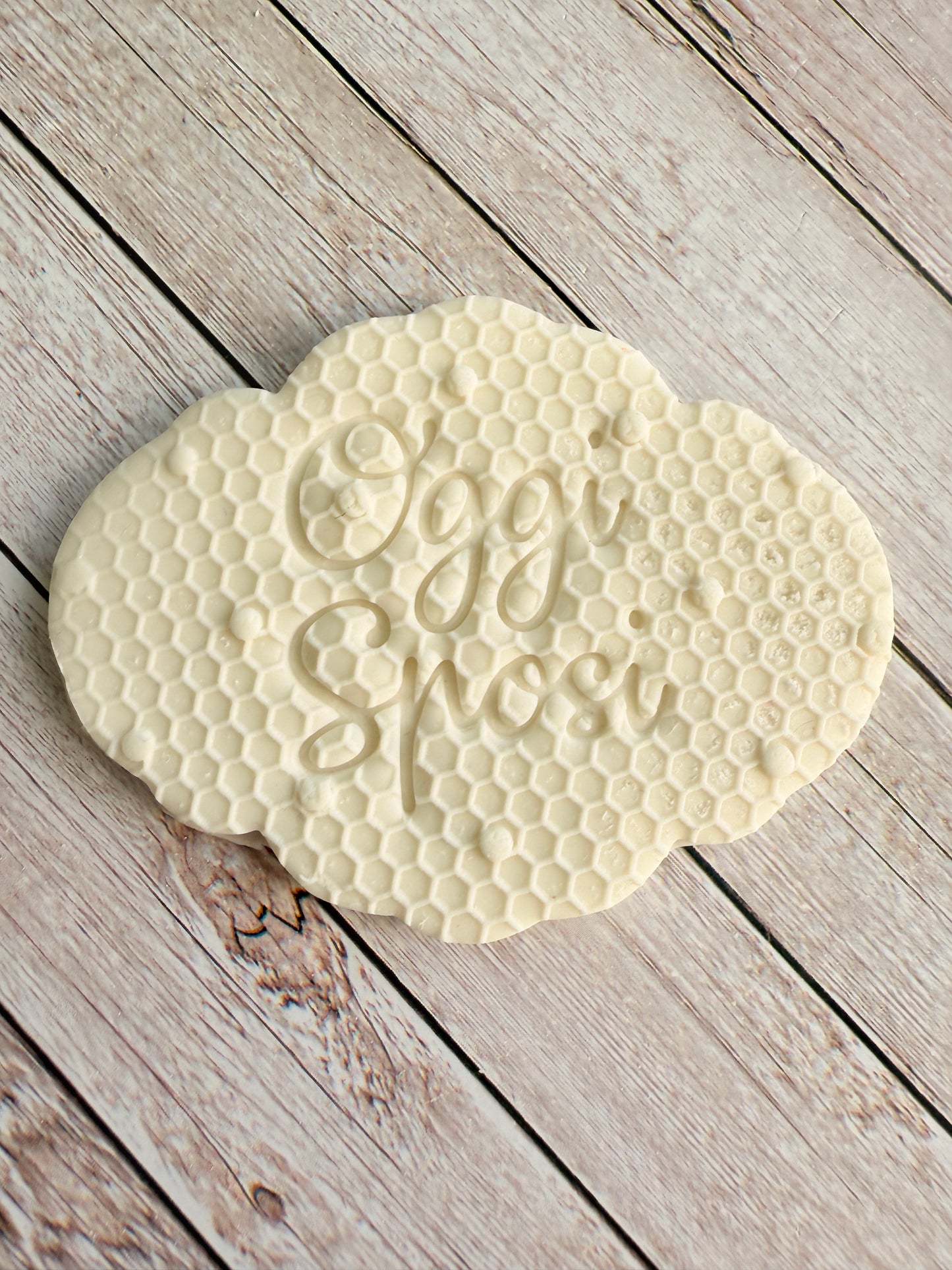 Texture nido d'ape con pallini - Stampo Outbosser in acrilico - Groffatore 9cm x 9cm per decorazione biscotti e torte