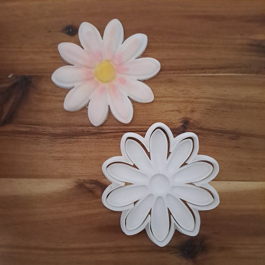 Emporte-pièce Fleur Mod.12 - Dimensions de 5cm à 14cm - Hauteur 1cm