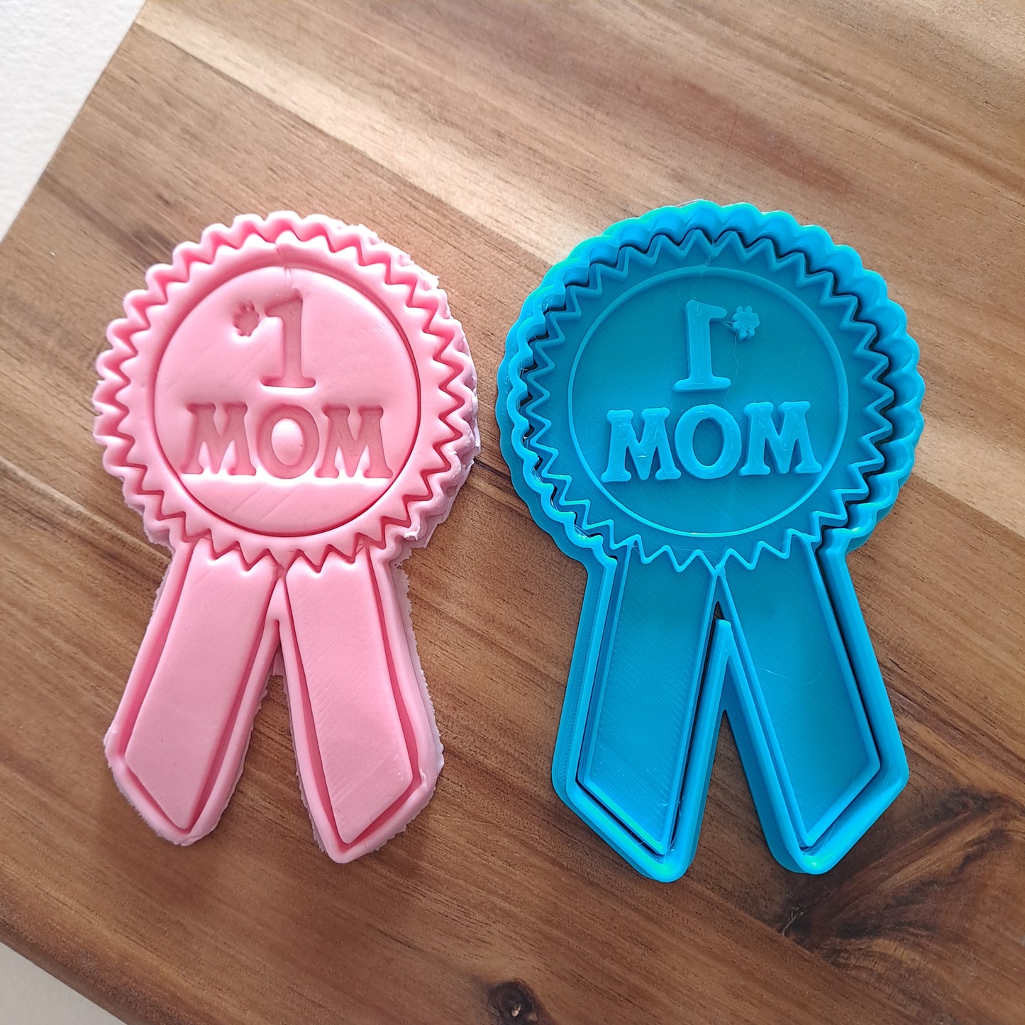 Coccarda 1# Mom - Festa della Mamma - Cookies Cutter - Formina