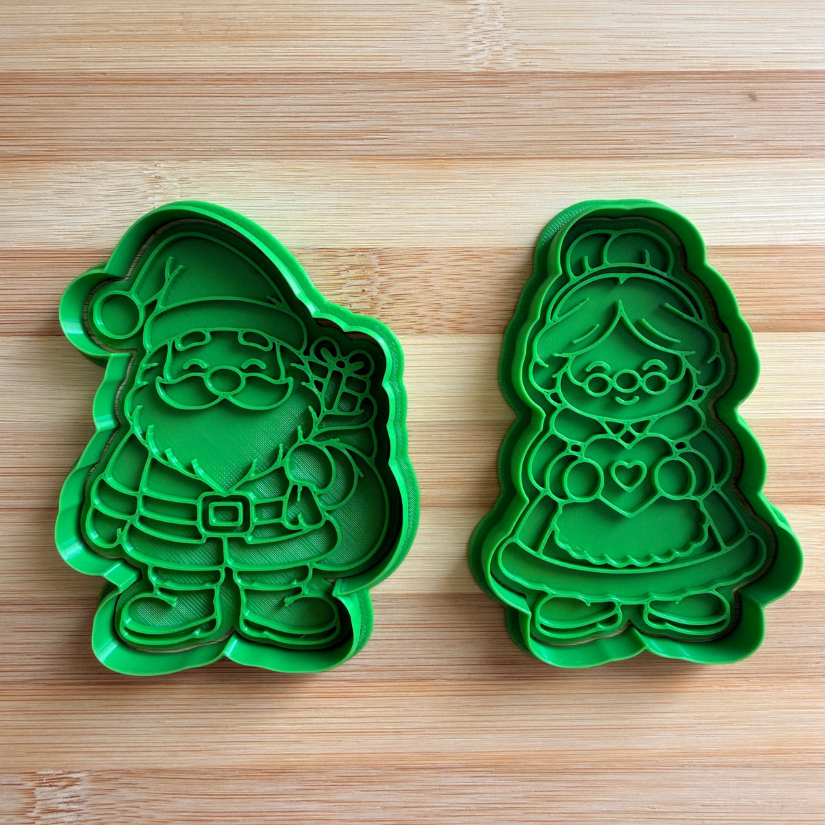 Tagliabiscotti Babbo Natale e Mamma Natale – Set 2 Stampi Natalizi