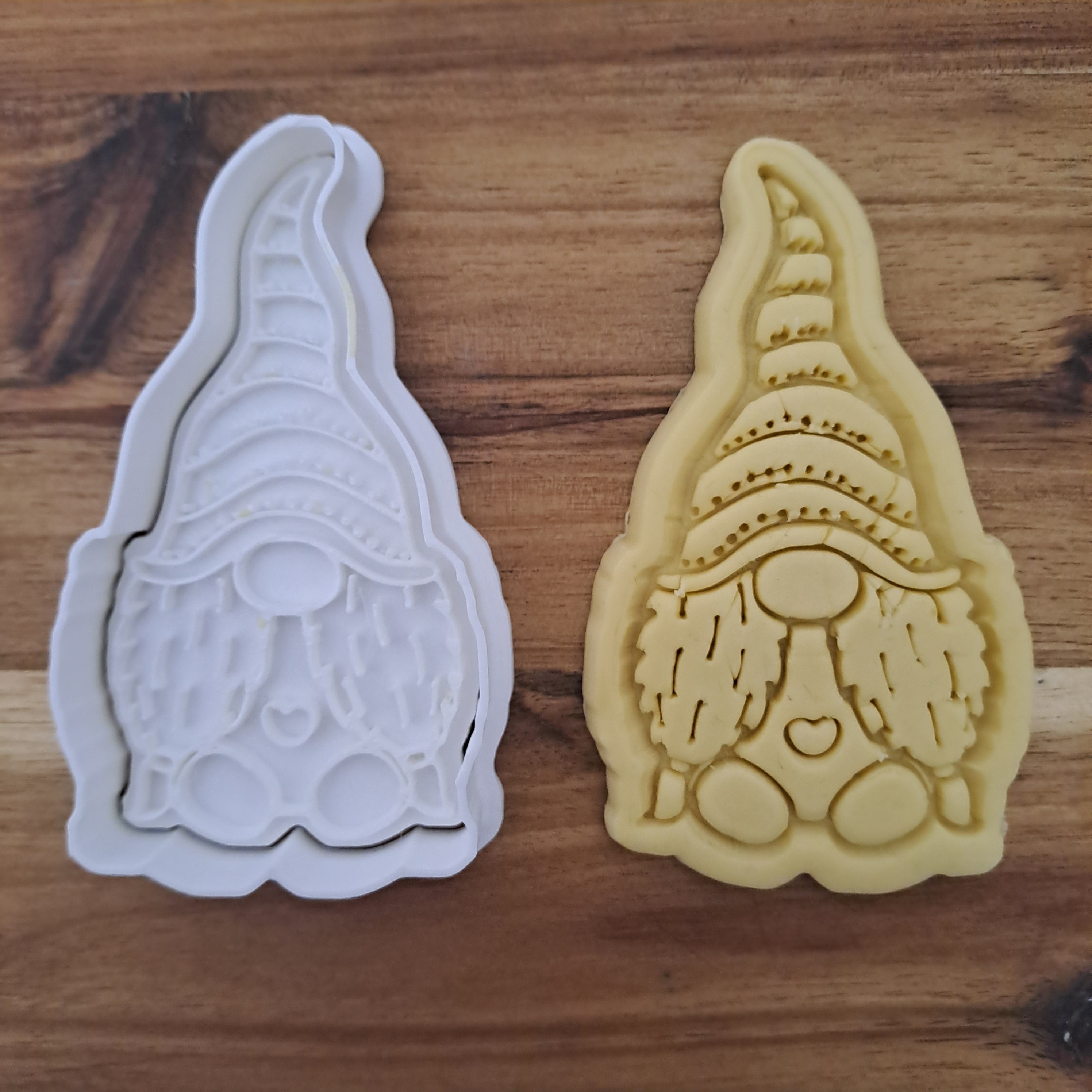 CookieCutterCom Tagliapasta Lettera D Riccia 10,2 Cm - Stampo Per Biscotti In Plastica Alimentare USA