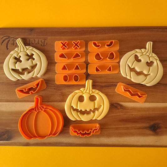 Zucca di Halloween con Facce Configurabili - Cookies cutter - Stampo per biscotti o pasta di zucchero - 7cm