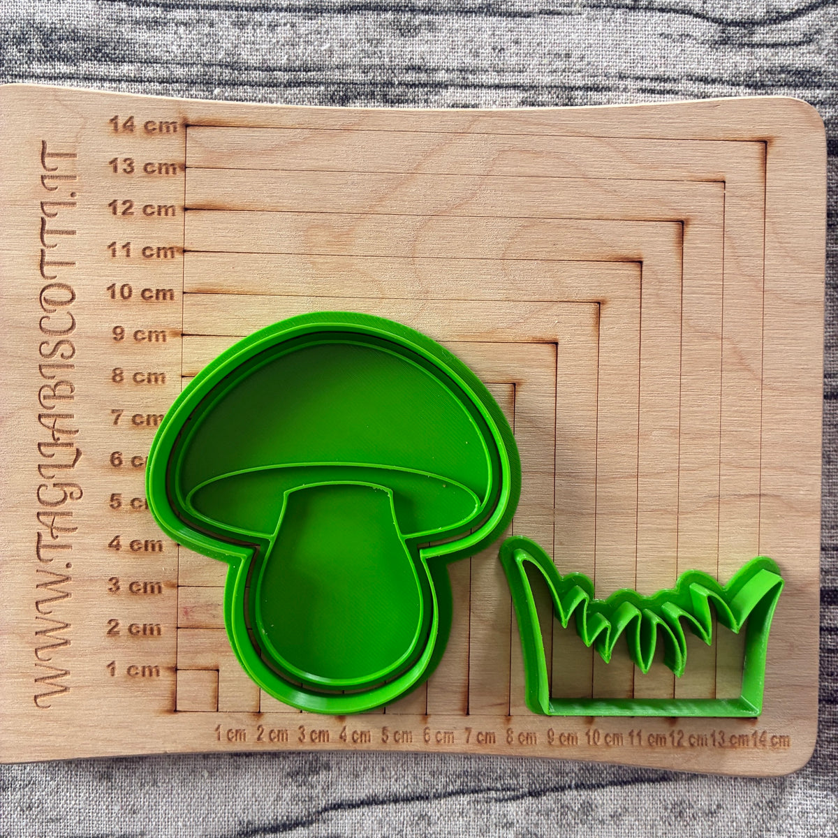 Set Tagliabiscotti Fungo e Erba – Biscotti Autunnali a Tema Bosco