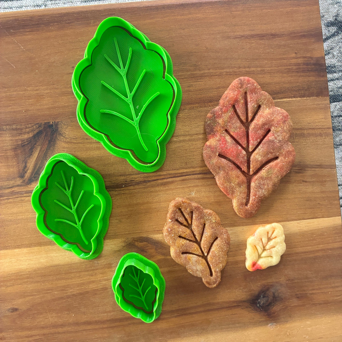Set Tagliabiscotti Foglie di Quercia con Venature – Biscotti Autunnali - 3cm - 5cm - 7,5cm