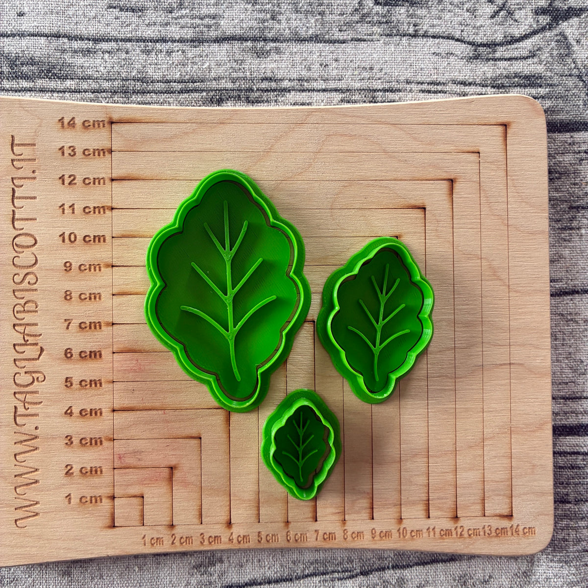 Set Tagliabiscotti Foglie di Quercia con Venature – Biscotti Autunnali - 3cm - 5cm - 7,5cm