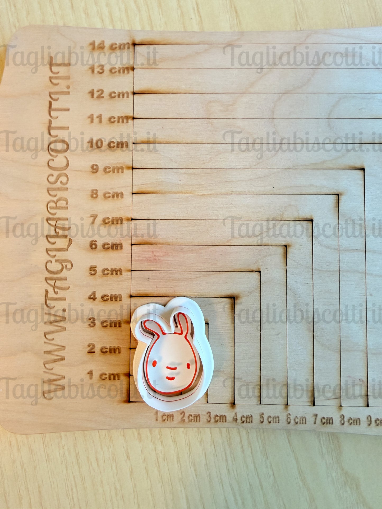 Tagliabiscotti Bin g Personaggi solo viso misura piccola (da 3 a 5cm), per cupcake o creamtart