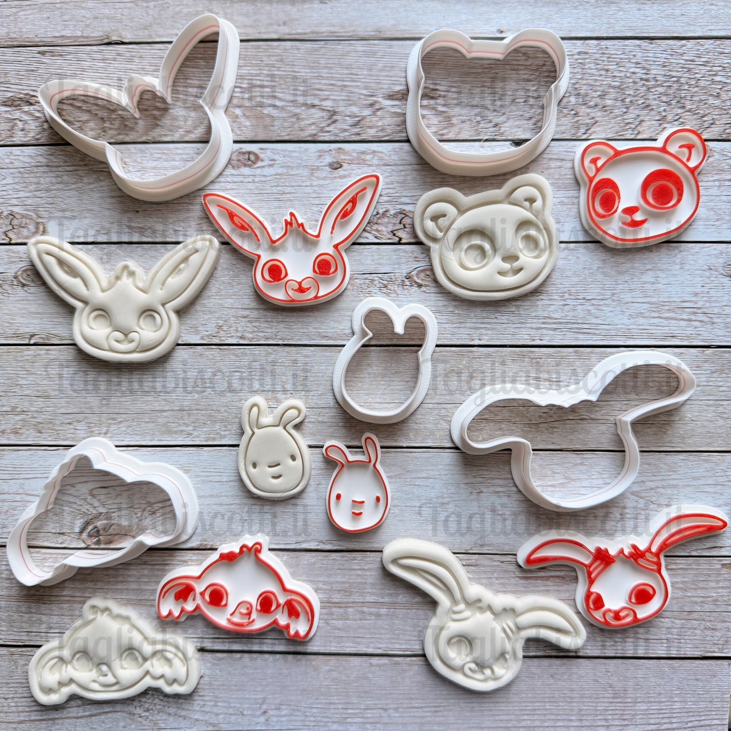 Tagliabiscotti Bin g Personaggi solo viso misura piccola (da 3 a 5cm), per cupcake o creamtart