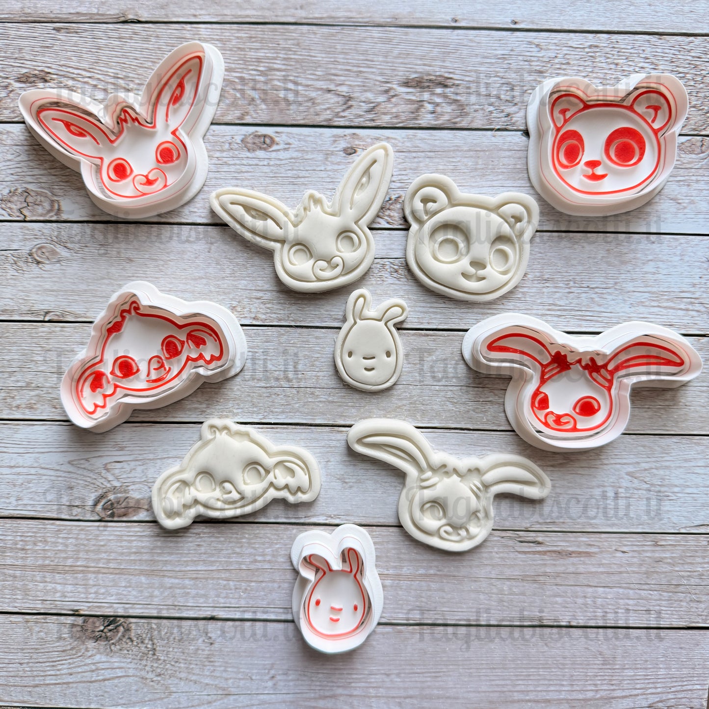 Tagliabiscotti Bin g Personaggi solo viso misura piccola (da 3 a 5cm), per cupcake o creamtart