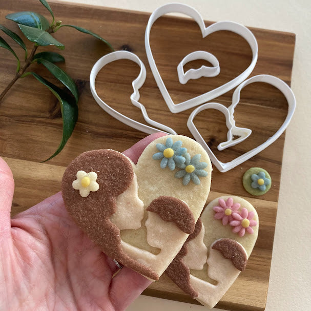 Fête des Mères - Coeur avec silhouette de mère et enfant - Emporte-pièce - Emporte-pièce ou gâteau