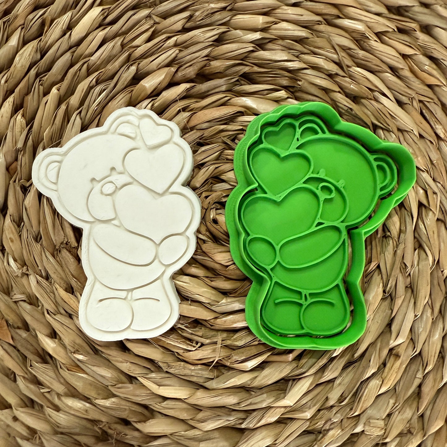 Tagliabiscotti Orso abbraccia cuori - San Valentino - Cookie cutter - Stampo per biscotti o decorazioni in pasta di zucchero