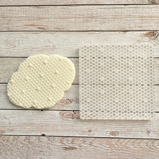Texture nido d'ape con pallini - Stampo Outbosser in acrilico - Groffatore 9cm x 9cm per decorazione biscotti e torte
