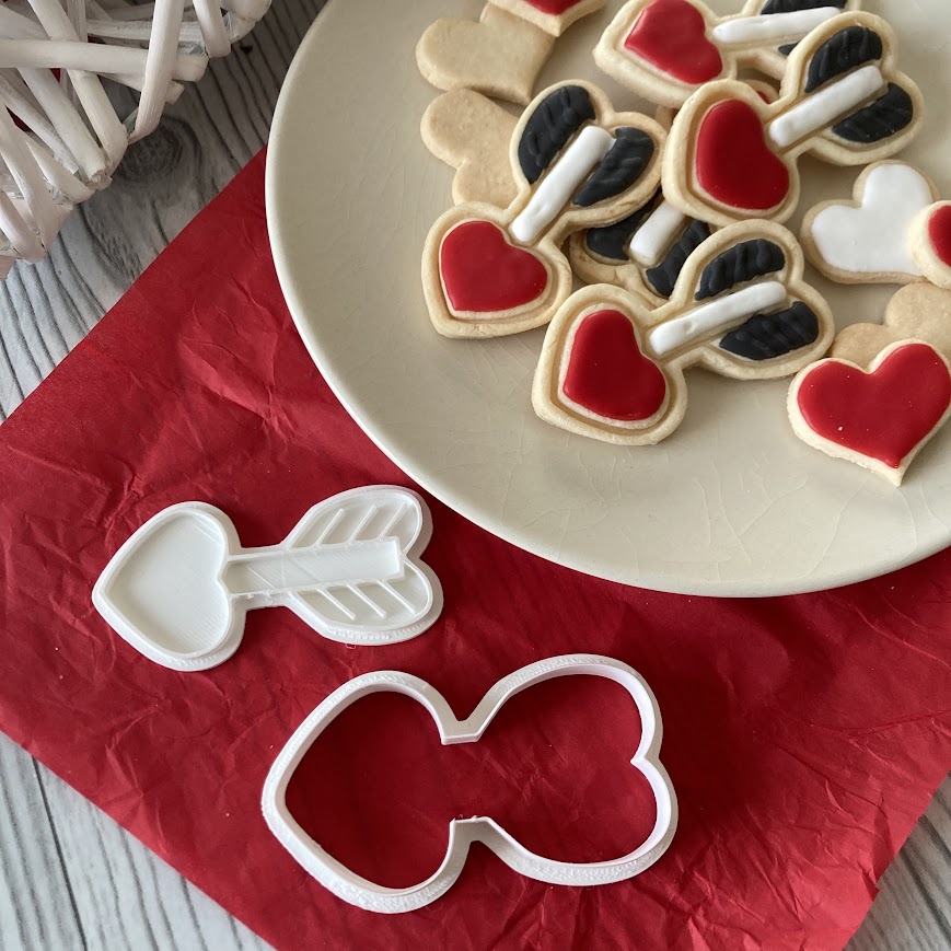 Tagliabiscotti - San Valentino - amore - freccia - cuore - Cookie cutter - Stampo per biscotti o decorazioni in  pasta di zucchero