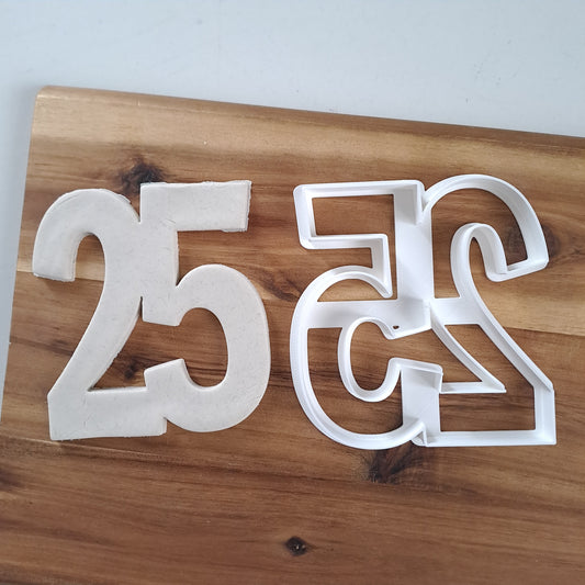 Number 25 - for cake decoration - 10cm